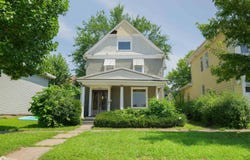 826 N 8Th Street, Burlington, IA 52601