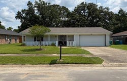 105 Leigh Circle, Ocean Springs, MS 39564