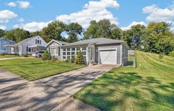 528 E 5th Street, Mount Carmel, IL 62863
