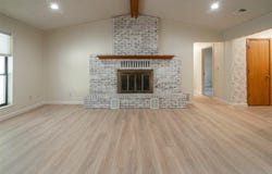 284 W San Antonio Street, Van Alstyne, TX 75495