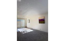 1947 W 17TH AVE, Eugene, OR 97402