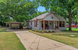 704 S Marable Street, West, TX 76691