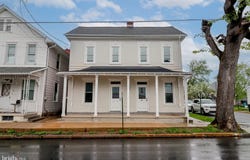 81-83 E MAIN Street, NEWMANSTOWN, PA 17073