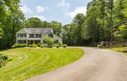 6 Kristen Way, Clinton, CT 06413