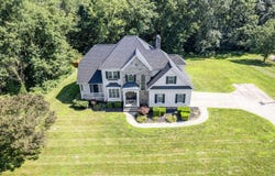 240 Cobble Pond Road, Zanesville, OH 43701
