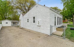 4040 6th Avenue, Des Moines, IA 50313