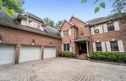 136 Tappan Rd, Norwood Boro, NJ 07648-1724