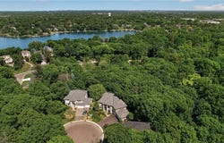 381 Del Rio Drive, Chanhassen, MN 55317