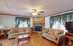 566 WILD APPLE LANE, PAW PAW, WV 25434