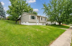 2533 Marywood, Dubuque, IA 52001