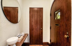 820 E Lake Forest Ave, Whitefish Bay, WI 53217