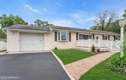 30 N Maplewood Drive, Brick, NJ 08723