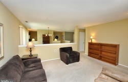 8 RAVEN COURT, MOUNT LAUREL, NJ 08054