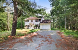 140 Bernadette Drive, Dingmans Ferry, PA 18328