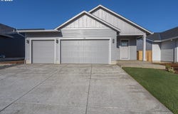 709 Tigerlilly ST, Silverton, OR 97381