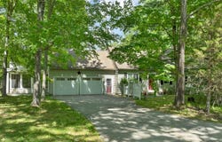 10 Shaws Lane, Dover, NH 03820