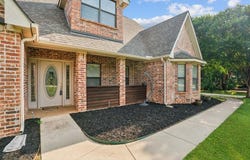 250 Timberleaf Drive, Double Oak, TX 75077