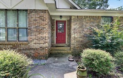 17 Katherine St, LAUREL, MS 39440