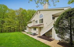 10 Quincy Ct, Bedminster Twp., NJ 07921-1832
