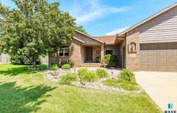 216 W Mountain Ash St, Brandon, SD 57005