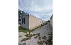 7500 HILLSIDE DRIVE, SPRING GROVE, PA 17362