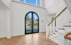 85 Dorchester Drive, Manhasset, NY 11030