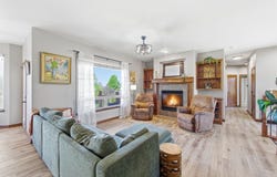 2013 E Quail Hollow St, Derby, KS 67037