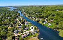 151 Conanicus Road, Narragansett, RI 02882