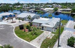 803 LEISEY CIRCLE, RUSKIN, FL 33570