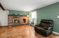 526 Grand Ave, Hackettstown Town, NJ 07840-1129