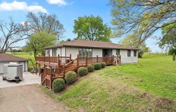 1628 E 400 Road, Lawrence, KS 66049