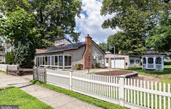325 ALBANY AVENUE, BARRINGTON, NJ 08007