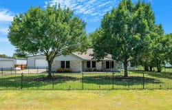 300 Anita Lane, Waxahachie, TX 75165