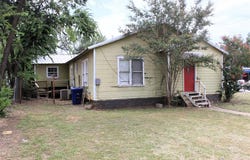 1409 W Dry Street, San Saba, TX 76877