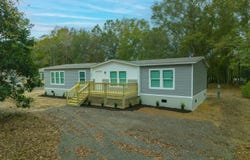 319 Hickory Nut Way, Cross, SC 29436