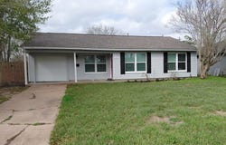 1105 MILLER, Angleton, TX 77515
