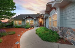 1858 NW Sunview Place, Grants Pass, OR 97526