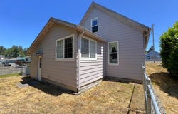 1678 MEADE ST, North Bend, OR 97459