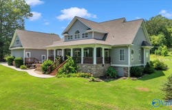 2339 Lookout Mountain Drive, Scottsboro, AL 35769