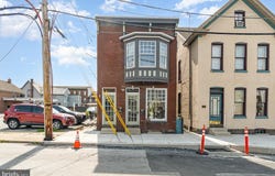 18 N WASHINGTON STREET, GETTYSBURG, PA 17325