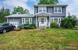 32 Dogwood Drive, Middlesex, NJ 08846