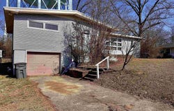 320 WESTVIEW ROAD, GARDENDALE, AL 35071