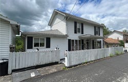 42 Walnut Ave, Dunbar, PA 15431