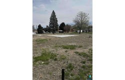 407 S River St, Chamberlain, SD 57325