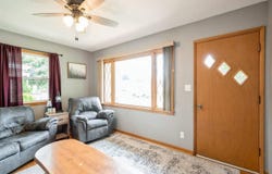 820 Hillview Drive, Marion, IA 52302