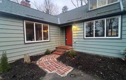 8155 SW CANYON RD, Portland, OR 97225
