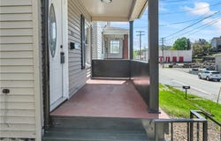 204 N 4th St, Jeannette, PA 15644