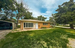 1916 2nd Avenue, Leavenworth, KS 66048