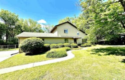 7 LAKEWOOD Drive, Centralia, IL 62801