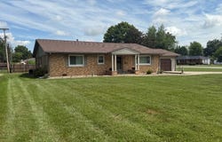 417 Montgomery Circle, Carmi, IL 62821